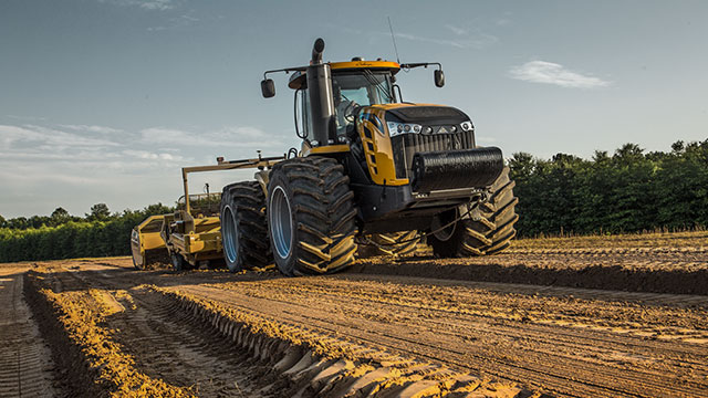 Challenger Scraper Tractors